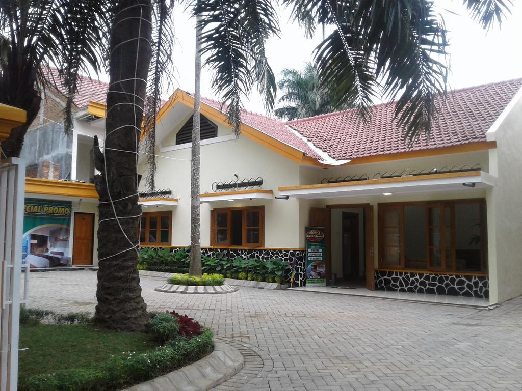 Morse Guest House Malang Exteriér fotografie
